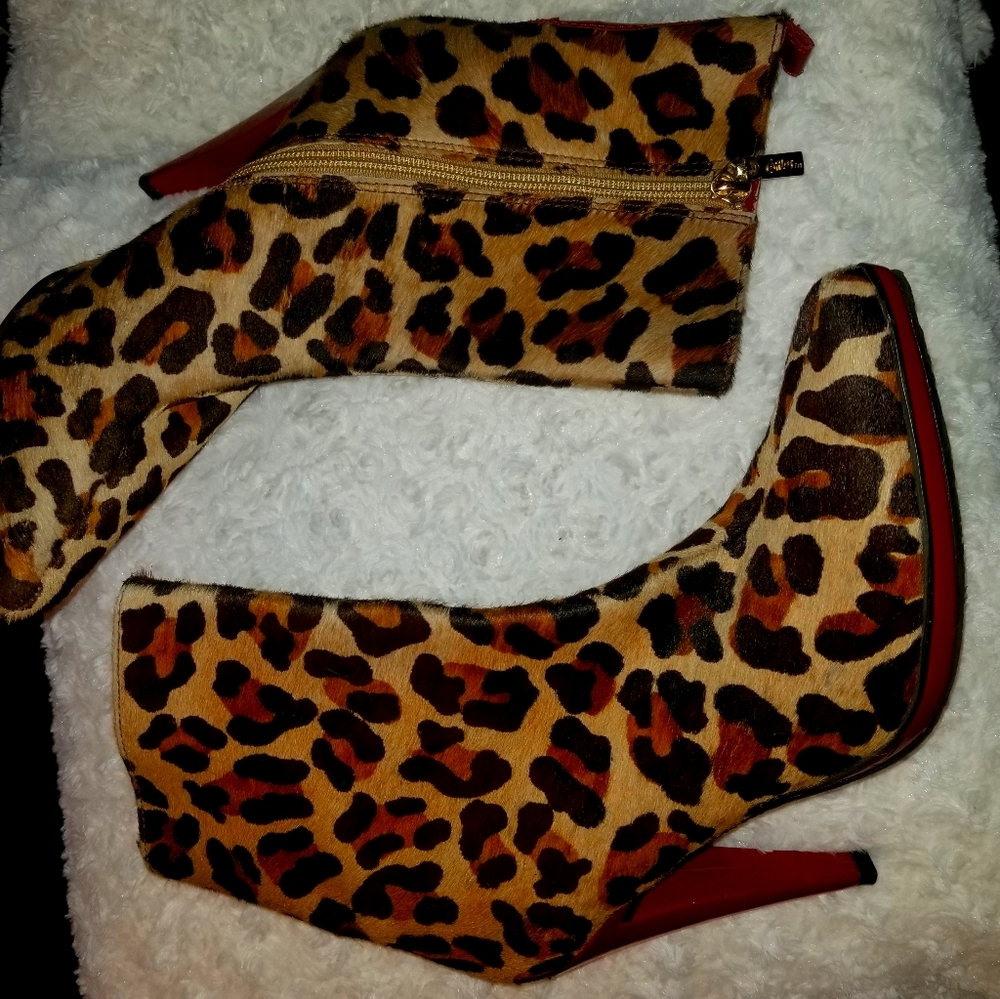 Carlos Santana boots